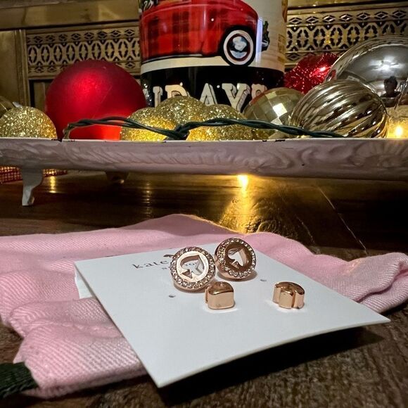 New ♠️ Kate Spade Rose Gold ‘Spot the Spade’ Pavè Halo Spade Studs Post Earrings - Picture 11 of 12